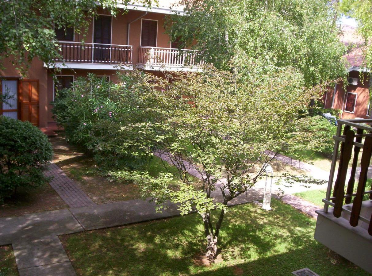 Ferienwohnung Cond Giardino Lignano Sabbiadoro Exterior foto