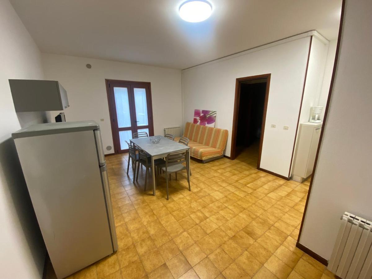 Ferienwohnung Cond Giardino Lignano Sabbiadoro Exterior foto